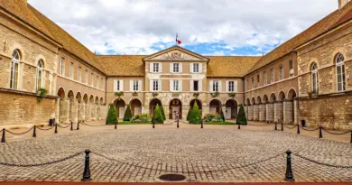 Lutte contre les violences : le Toulouse Football Cœur fait un don à la Maison des femmes